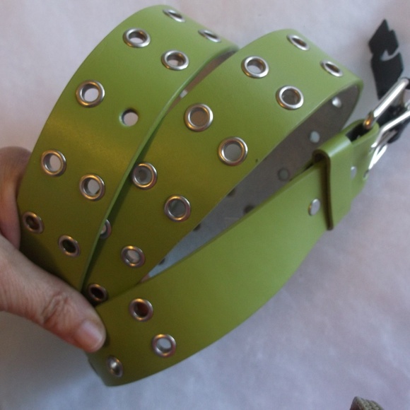 Unknown Accessories - NWT Green Leather Grommet Belt L FLAW